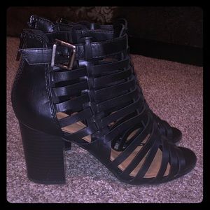 Black spring/summer heels
